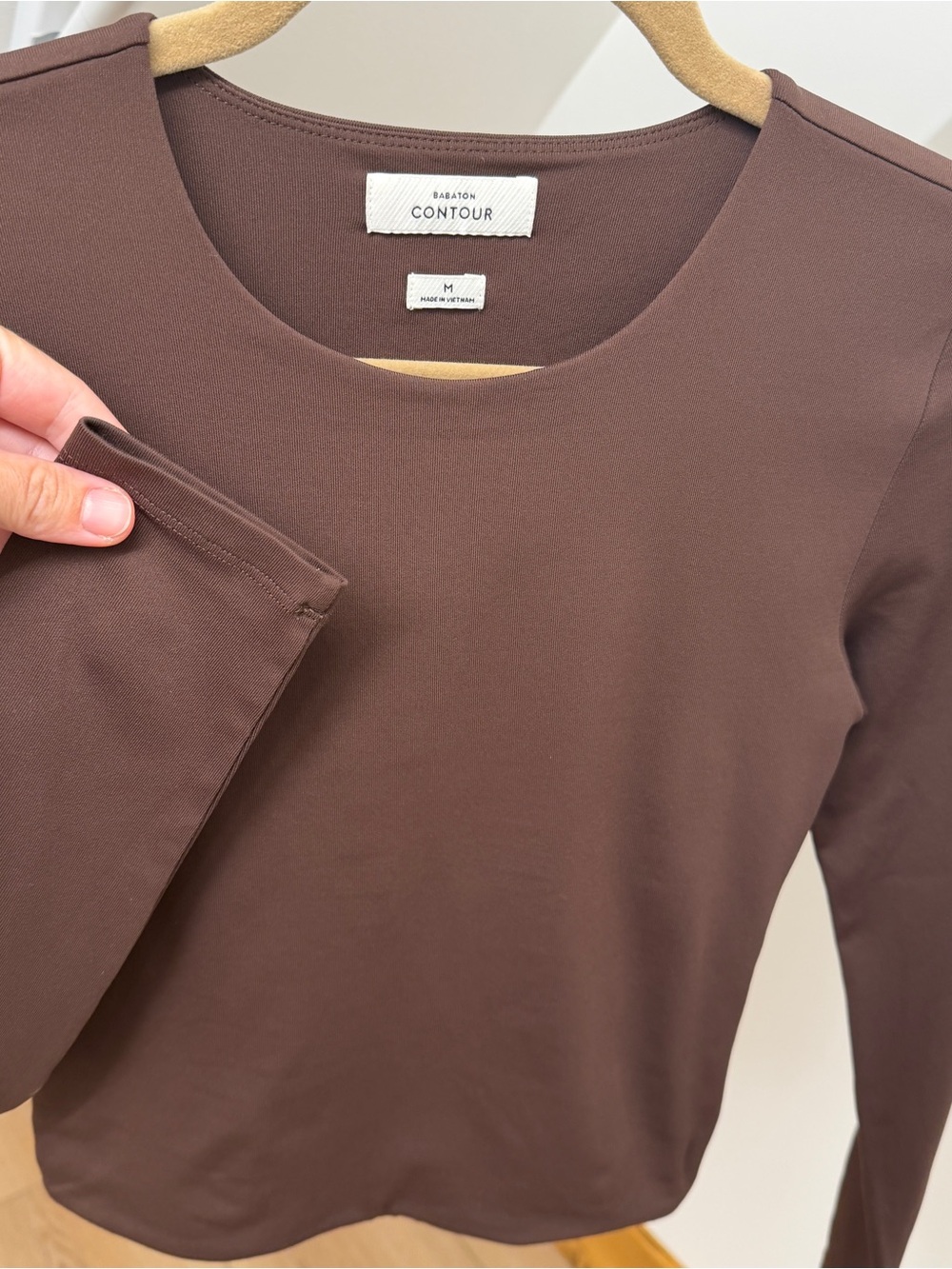 Aritzia Contour Long-Sleeve Crewneck Top — Chocolate Brown - Picture 4 of 13